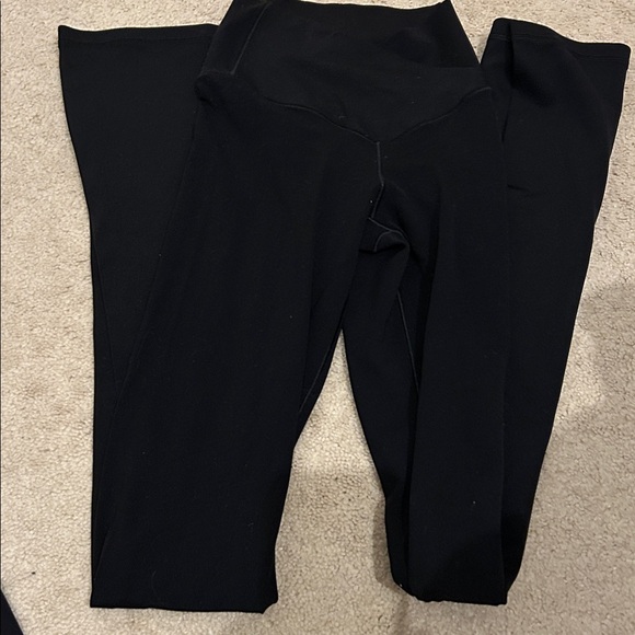 Aerie Black Flare leggings - Picture 1 of 3